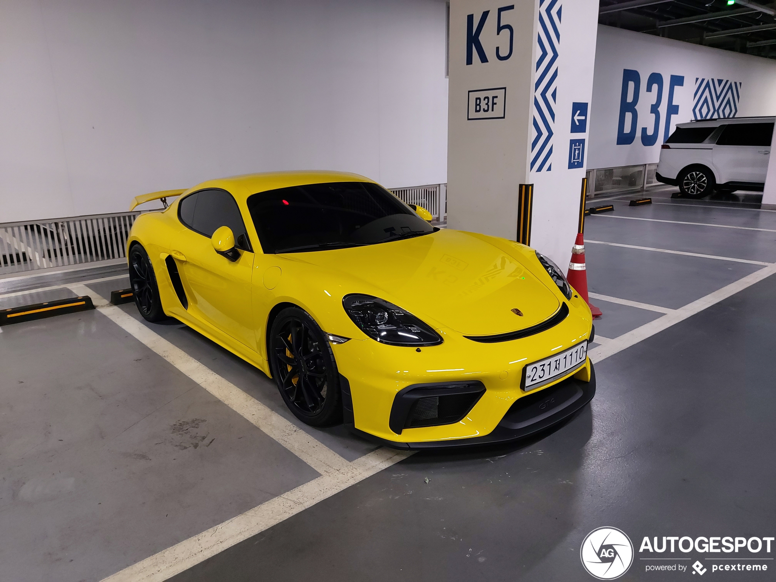 Porsche 718 Cayman GT4