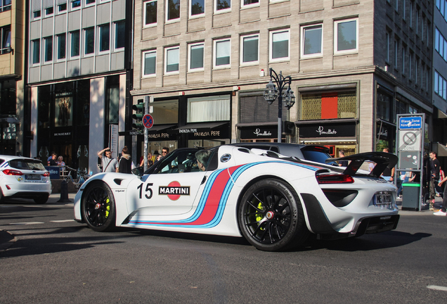 Porsche 918 Spyder Weissach Package