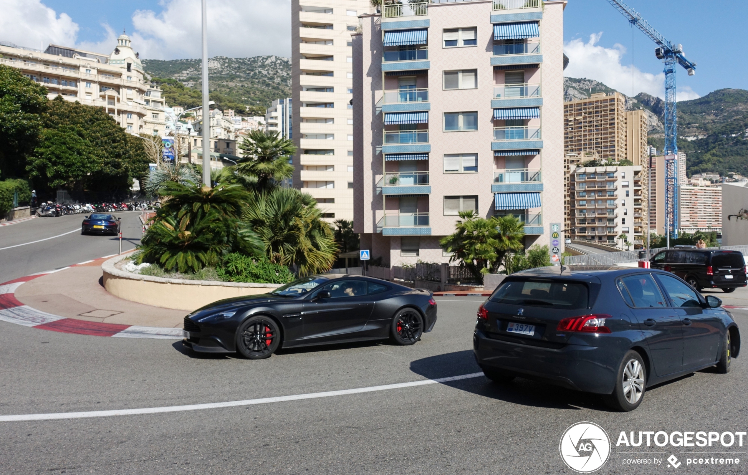 Aston Martin Vanquish 2013