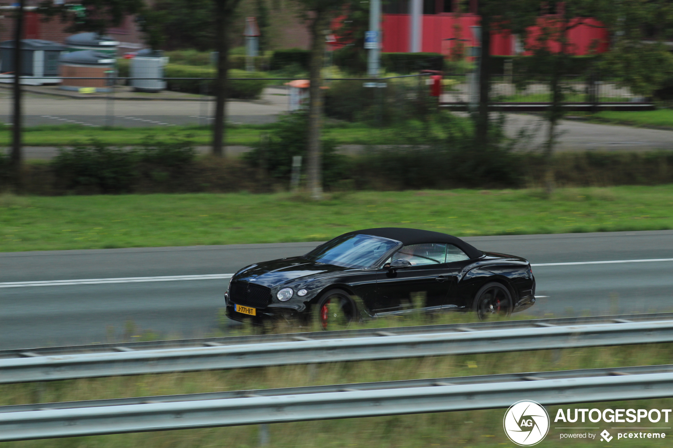 Bentley Continental GTC 2019