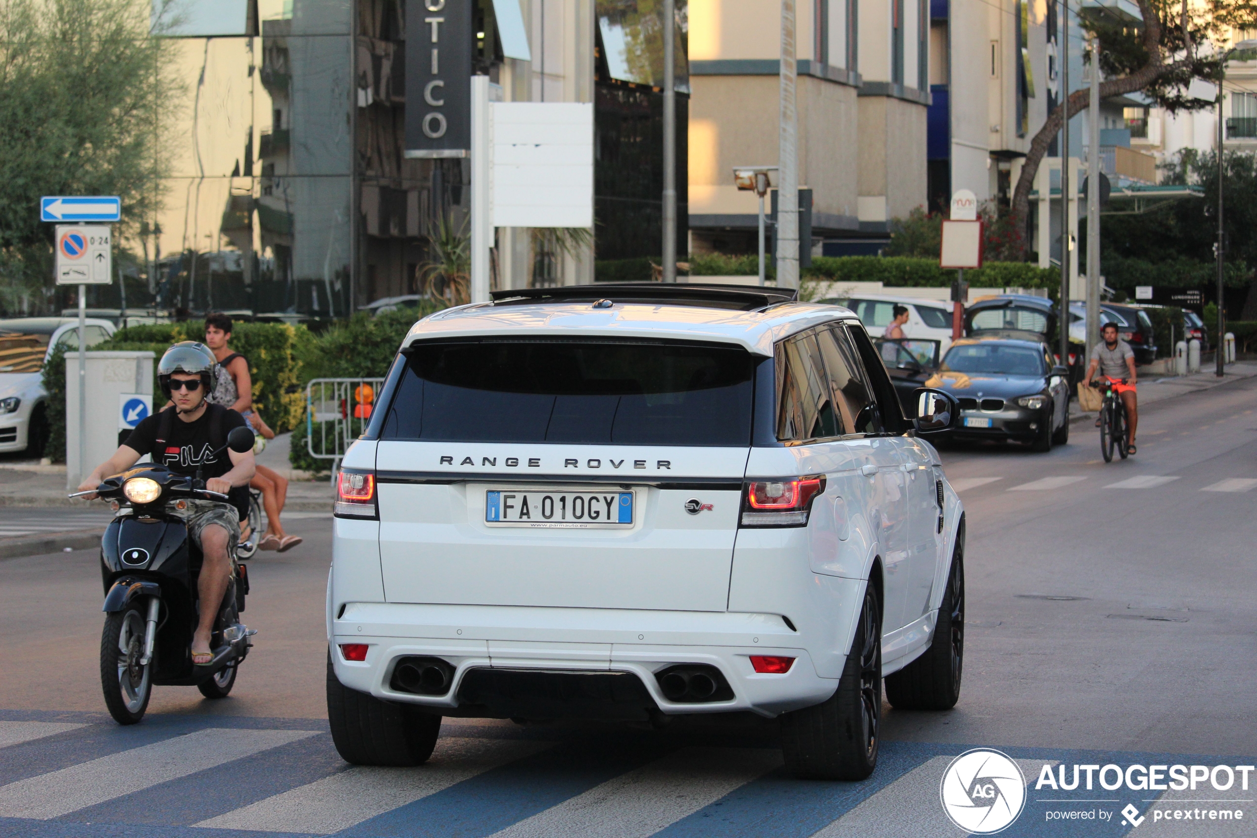 Land Rover Range Rover Sport SVR