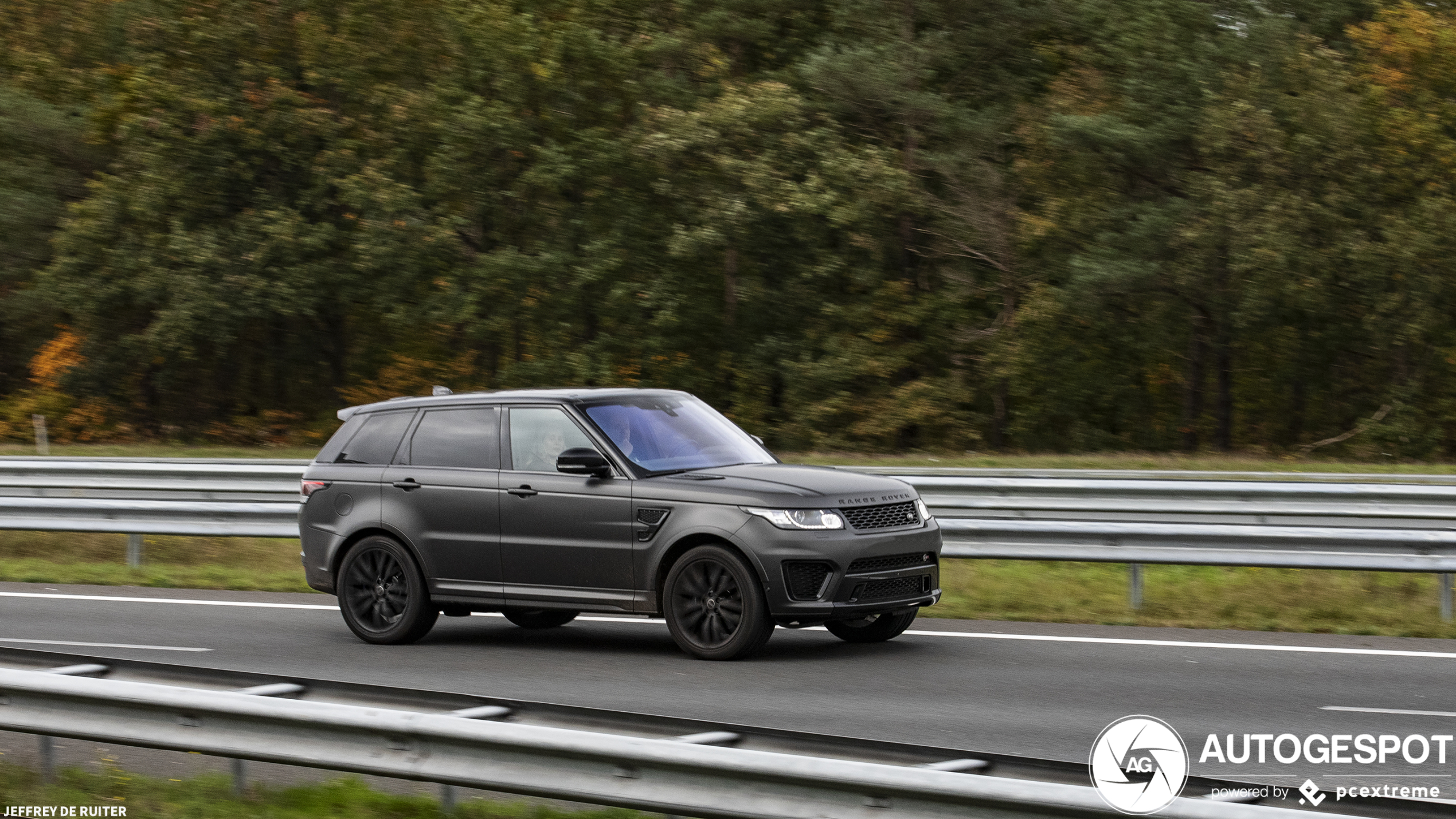 Land Rover Range Rover Sport SVR