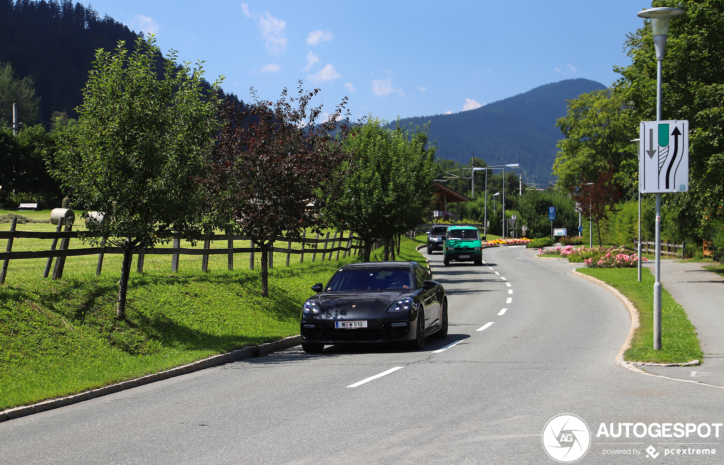 Porsche 971 Panamera Turbo S E-Hybrid Sport Turismo