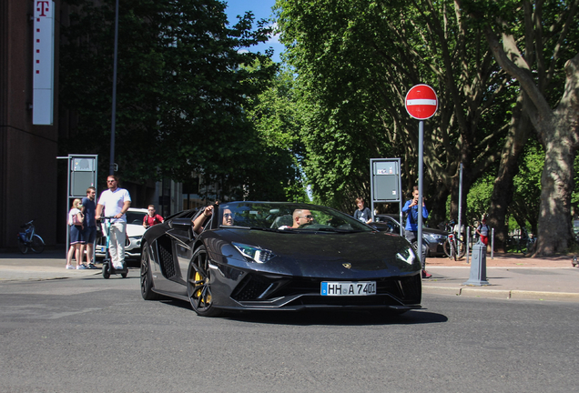 Lamborghini Aventador S LP740-4 Roadster