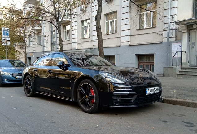 Porsche 971 Panamera Turbo