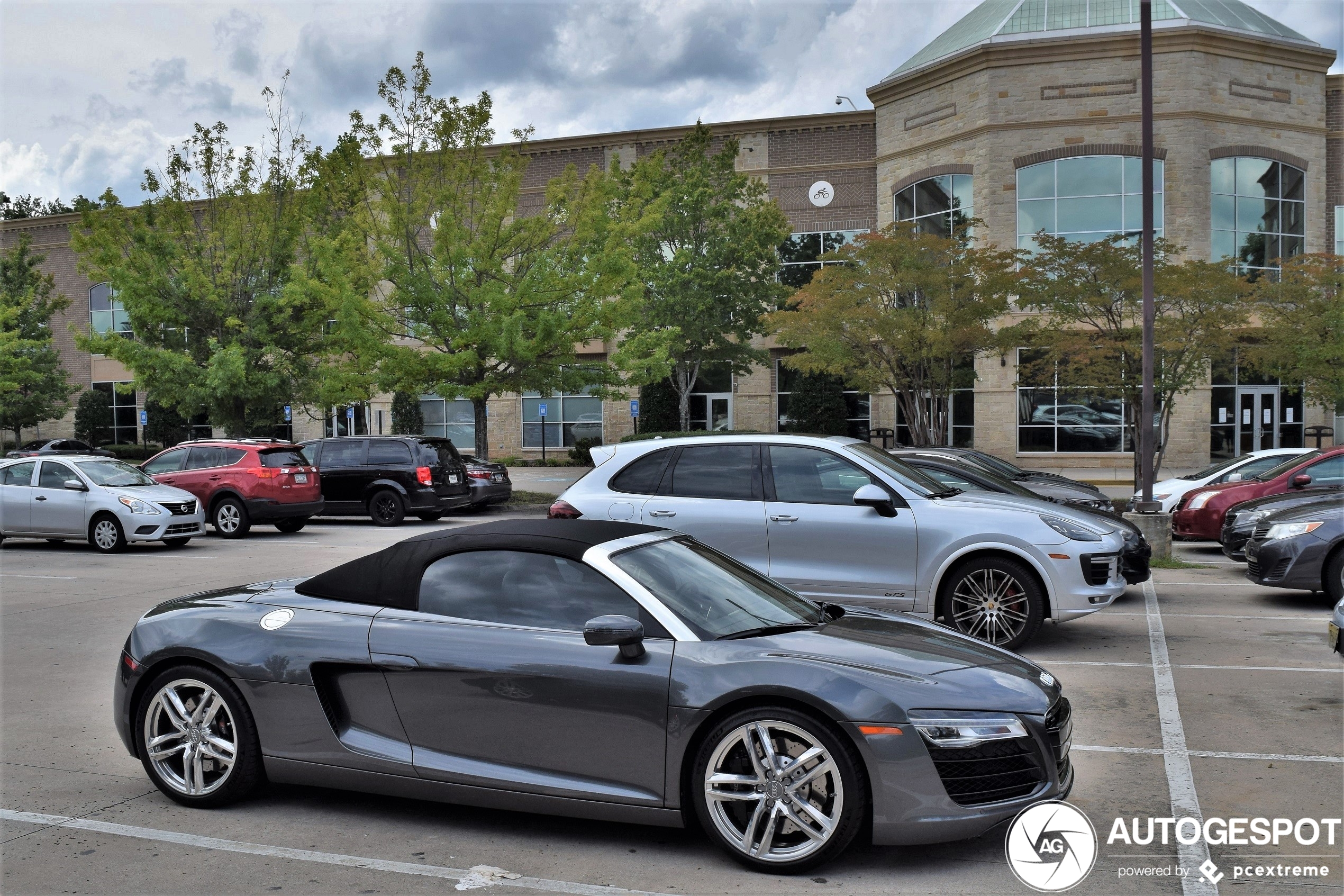 Audi R8 V8 Spyder 2013