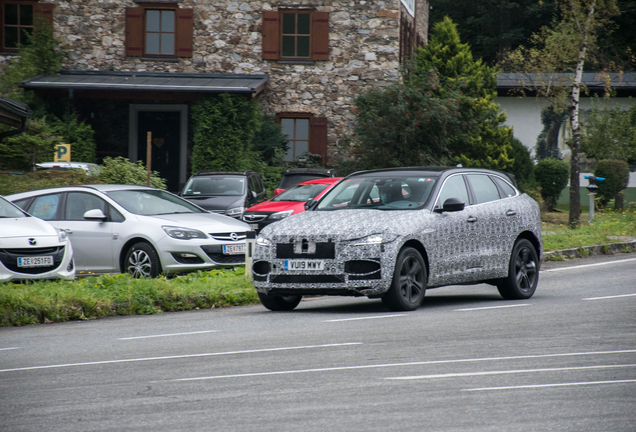 Jaguar F-PACE 2021