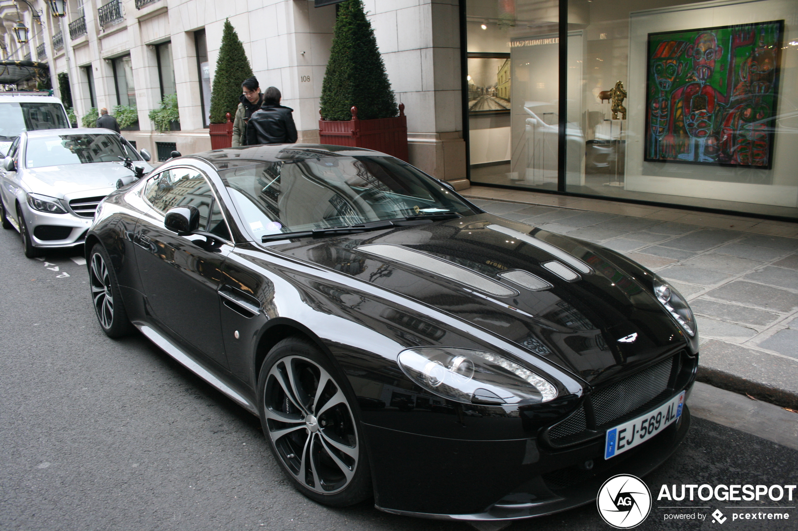 Aston Martin V12 Vantage S