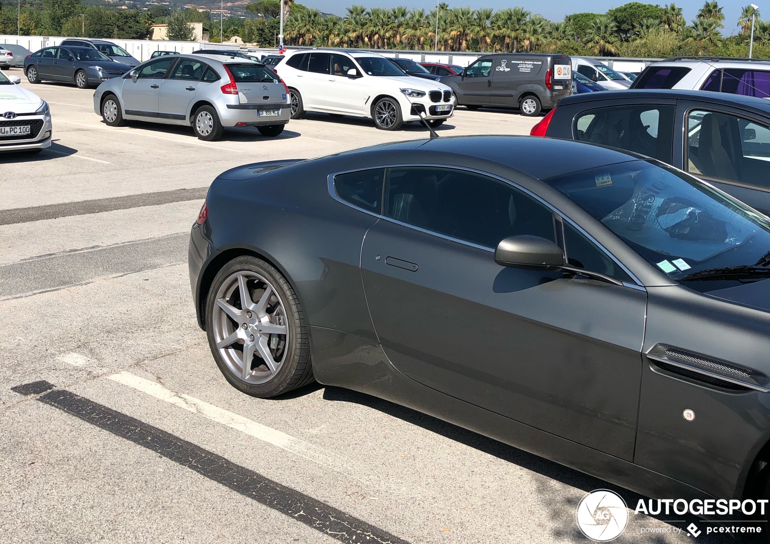 Aston Martin V8 Vantage