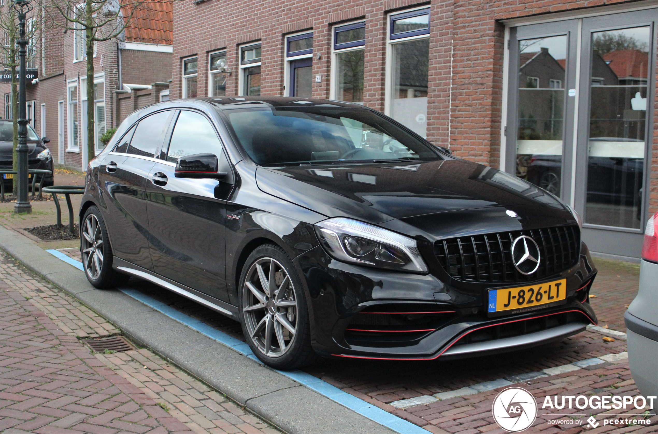 Mercedes-AMG A 45 W176 2015