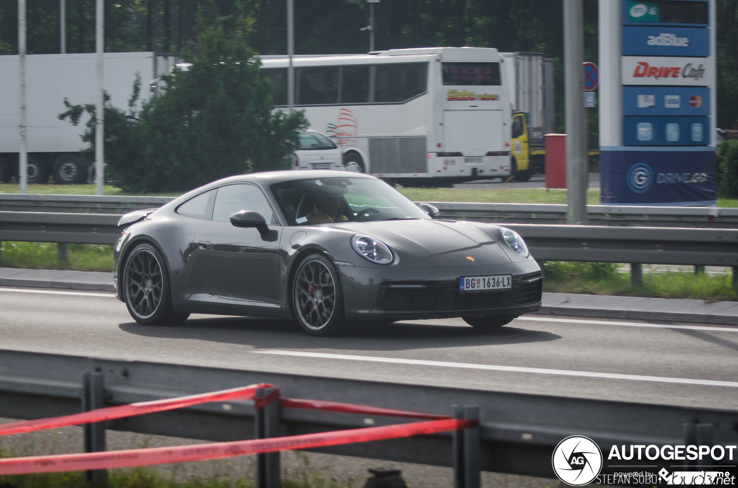 Porsche 992 Carrera 4S