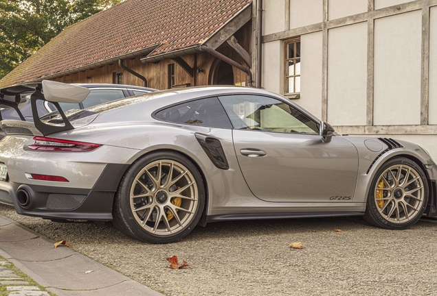 Porsche 991 GT2 RS Weissach Package