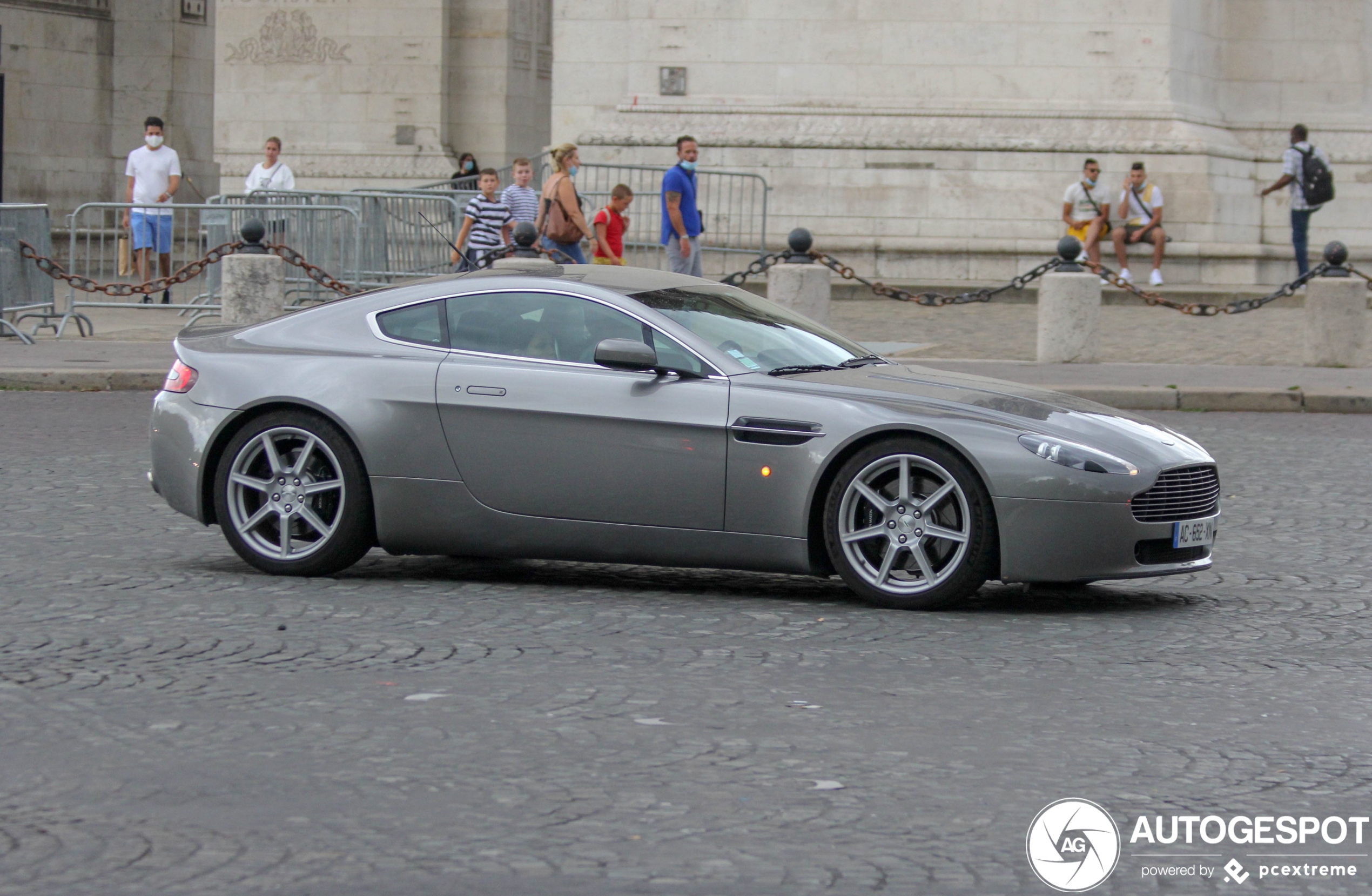 Aston Martin V8 Vantage