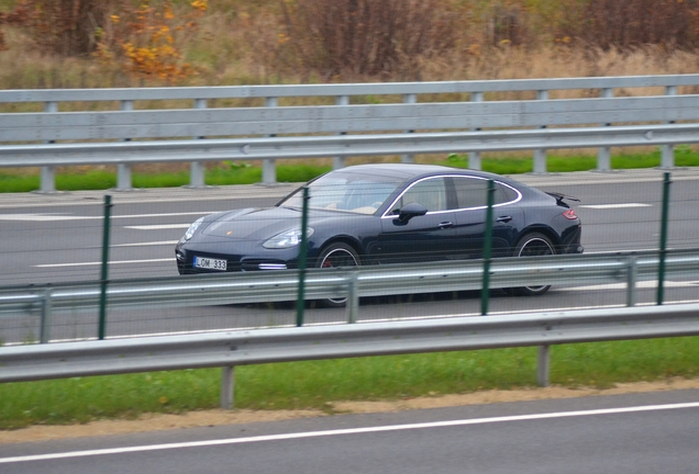 Porsche 971 Panamera Turbo