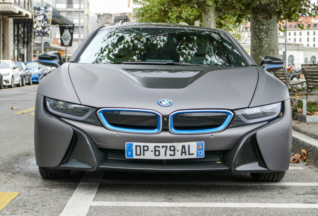 BMW i8