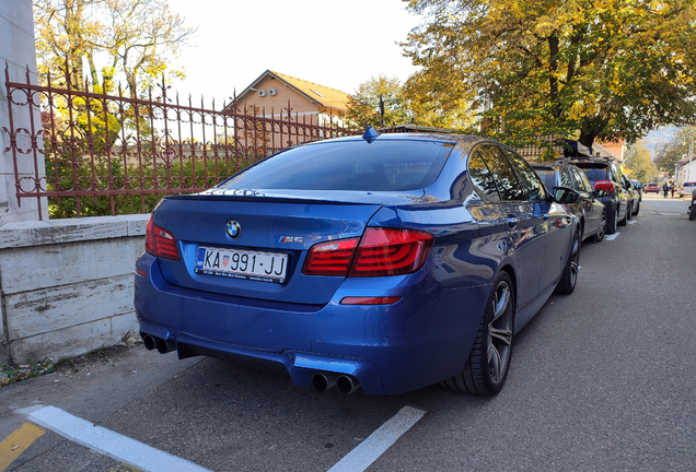 BMW M5 F10 2011