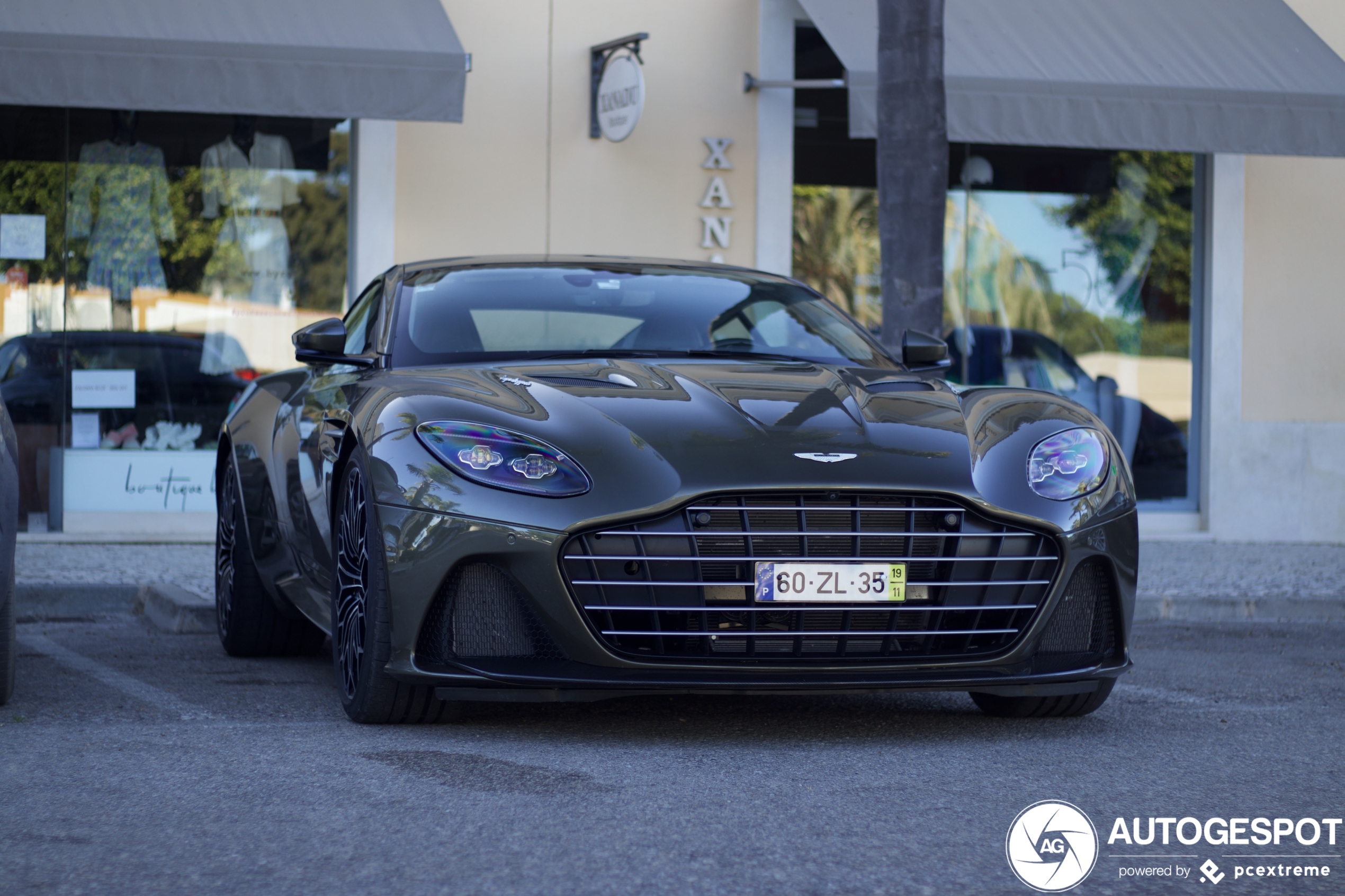 Aston Martin DBS Superleggera OHMSS Edition