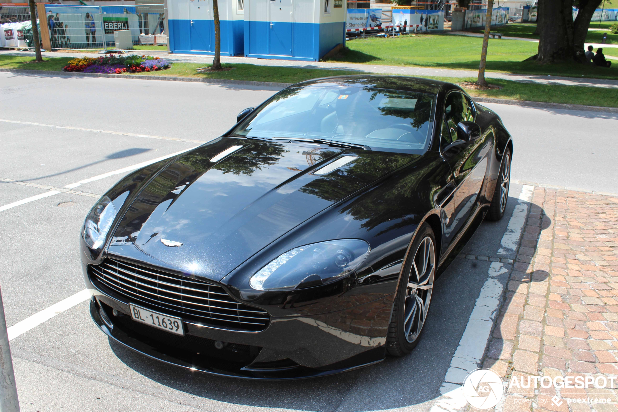 Aston Martin V8 Vantage S