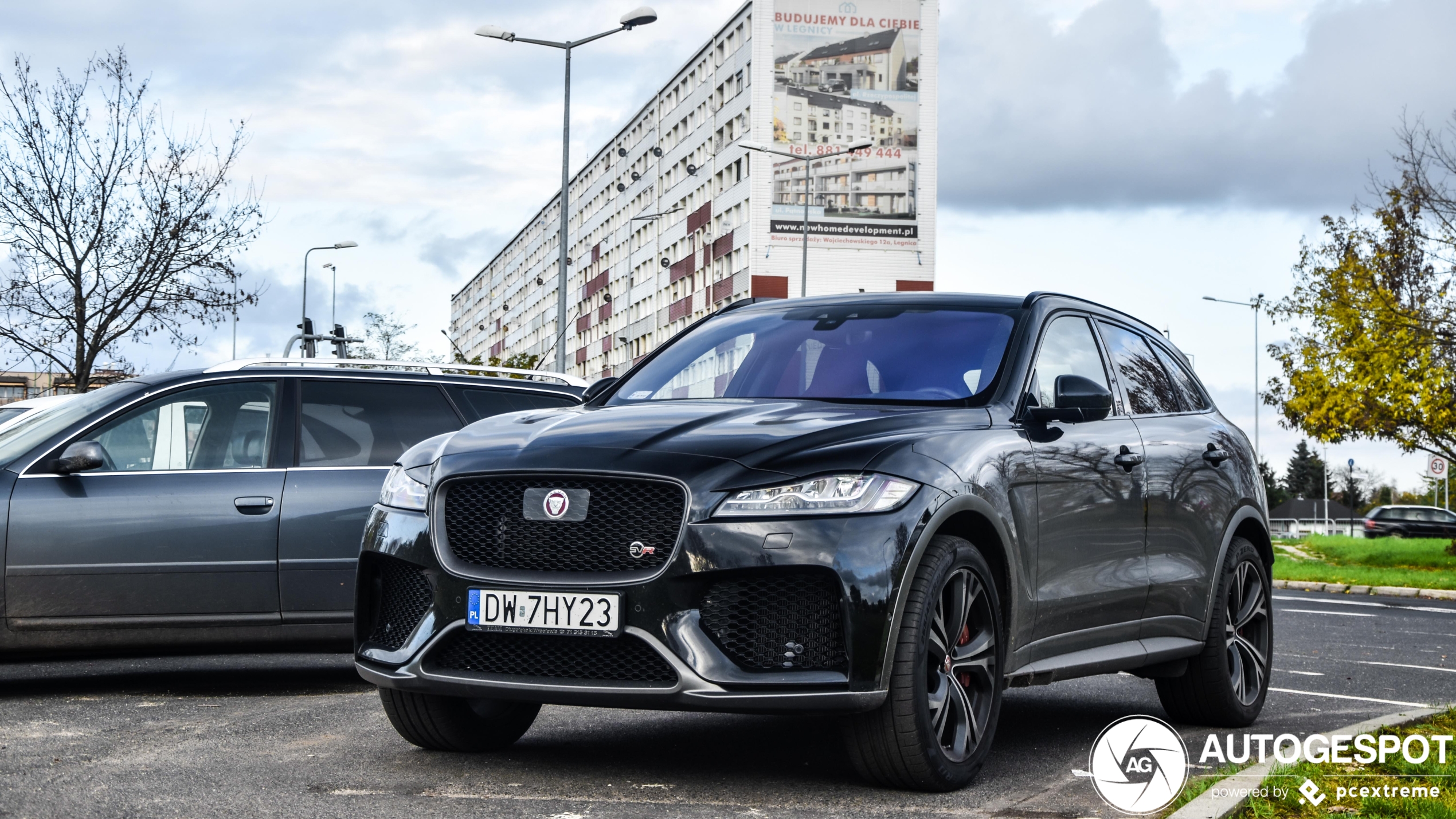 Jaguar F-PACE SVR