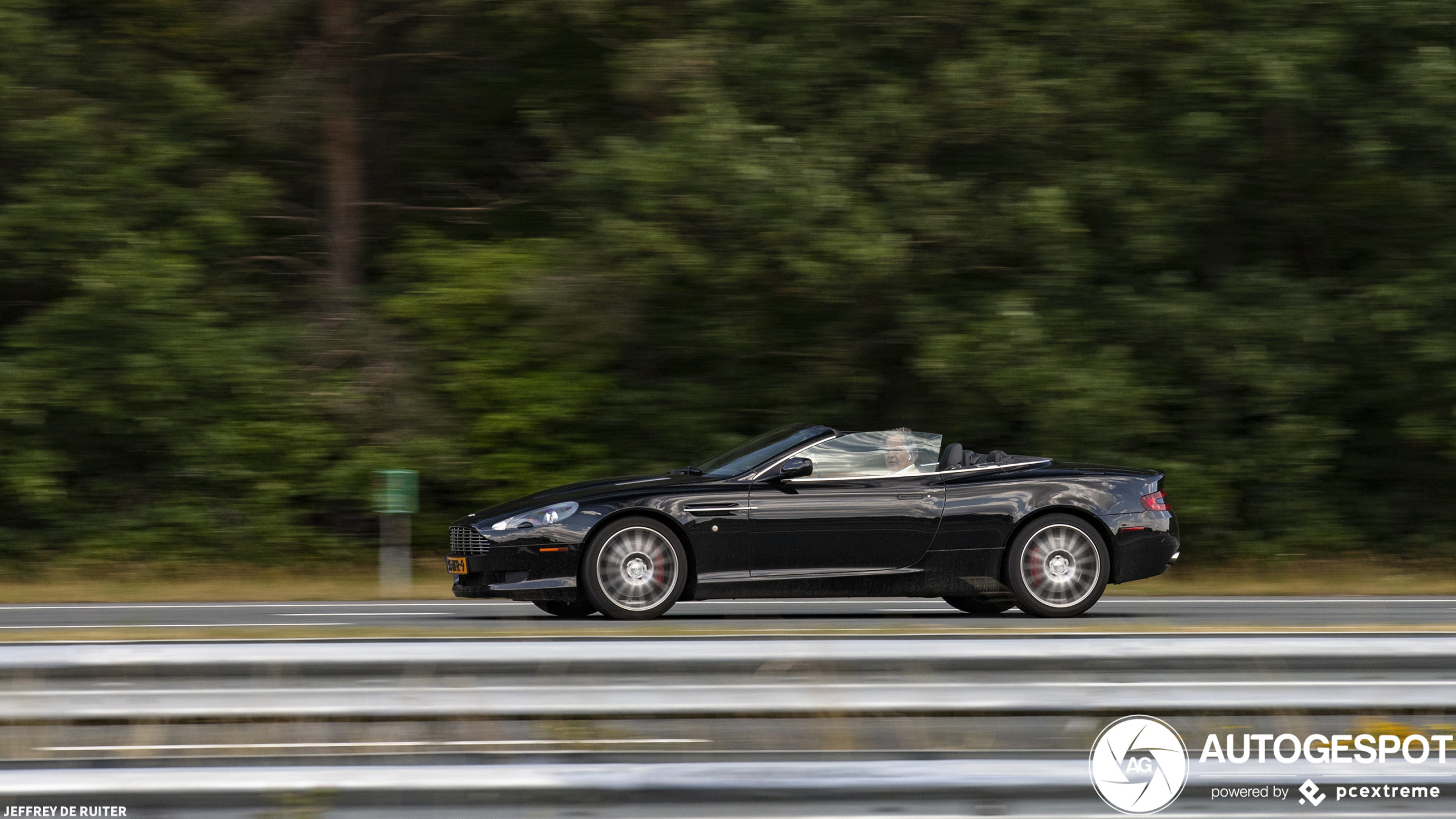 Aston Martin DB9 Volante