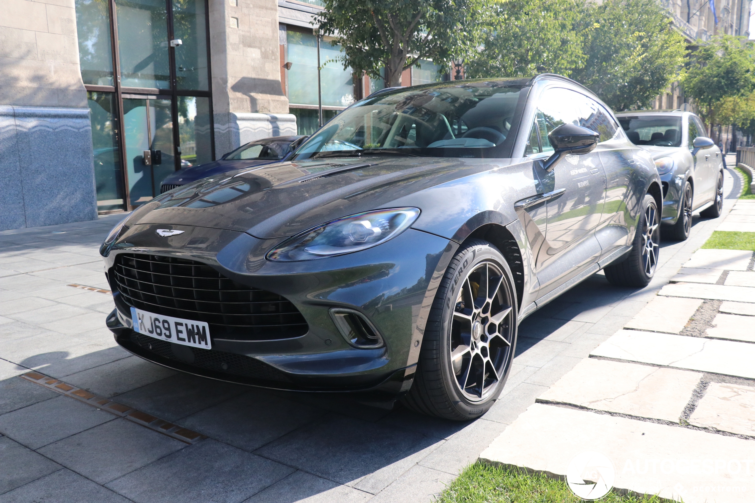 Aston Martin DBX