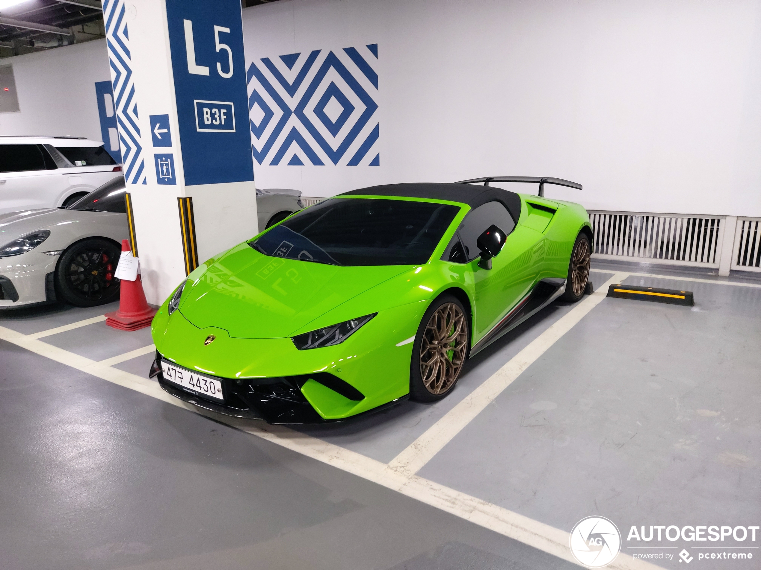 Lamborghini Huracán LP640-4 Performante Spyder