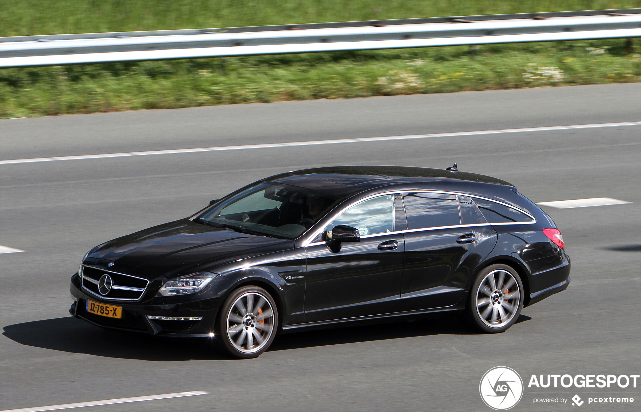 Mercedes-Benz CLS 63 AMG S X218 Shooting Brake