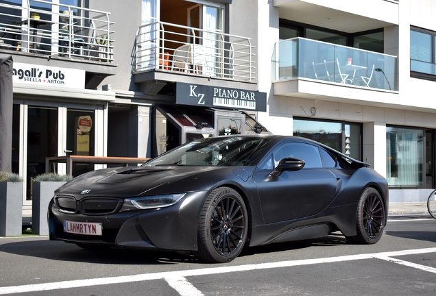 BMW i8 Protonic Frozen Black Edition