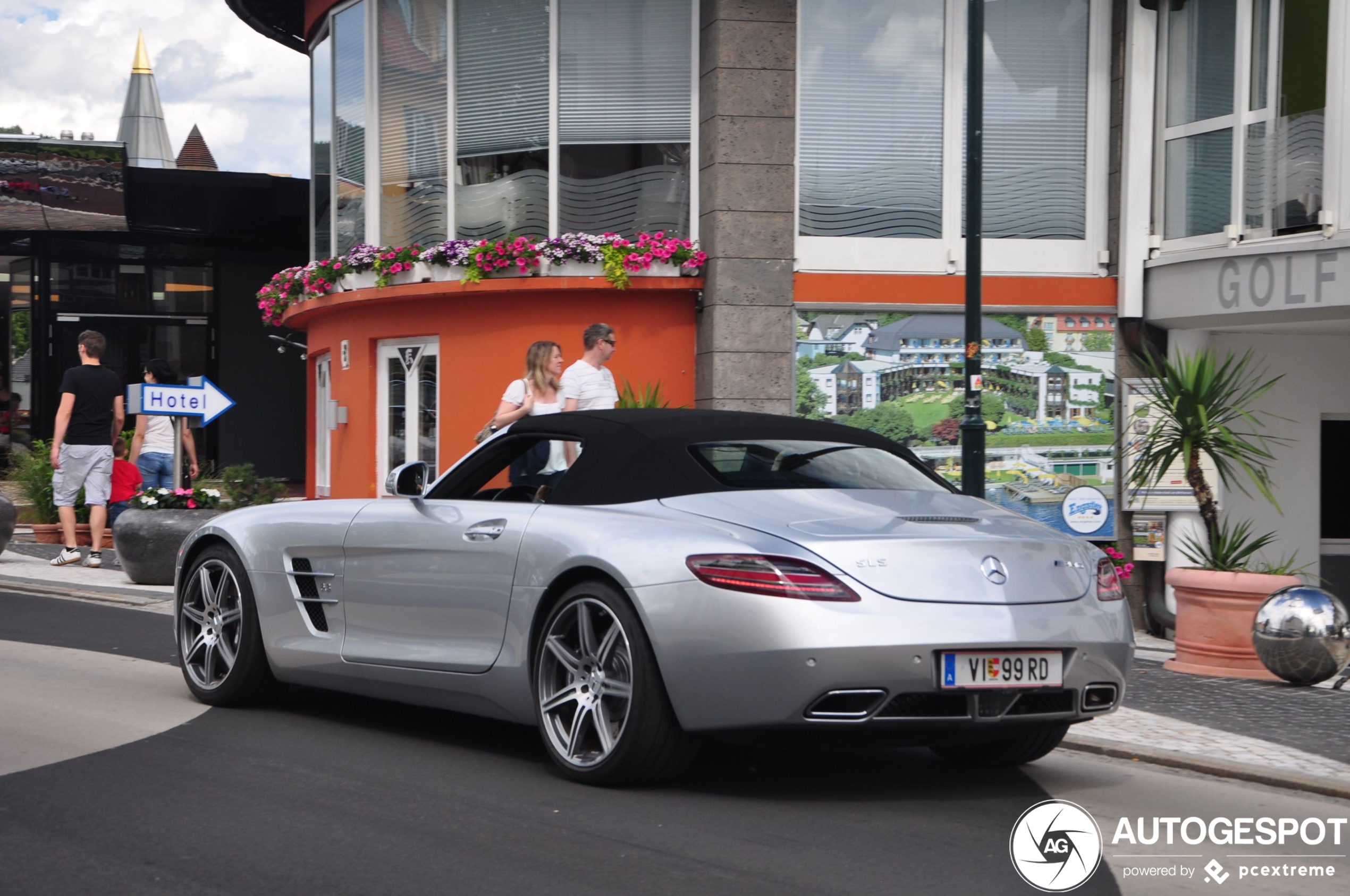 Mercedes-Benz SLS AMG Roadster