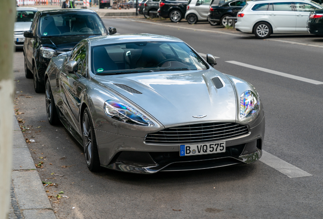 Aston Martin Vanquish 2013