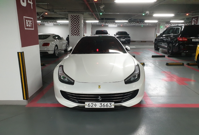 Ferrari GTC4Lusso