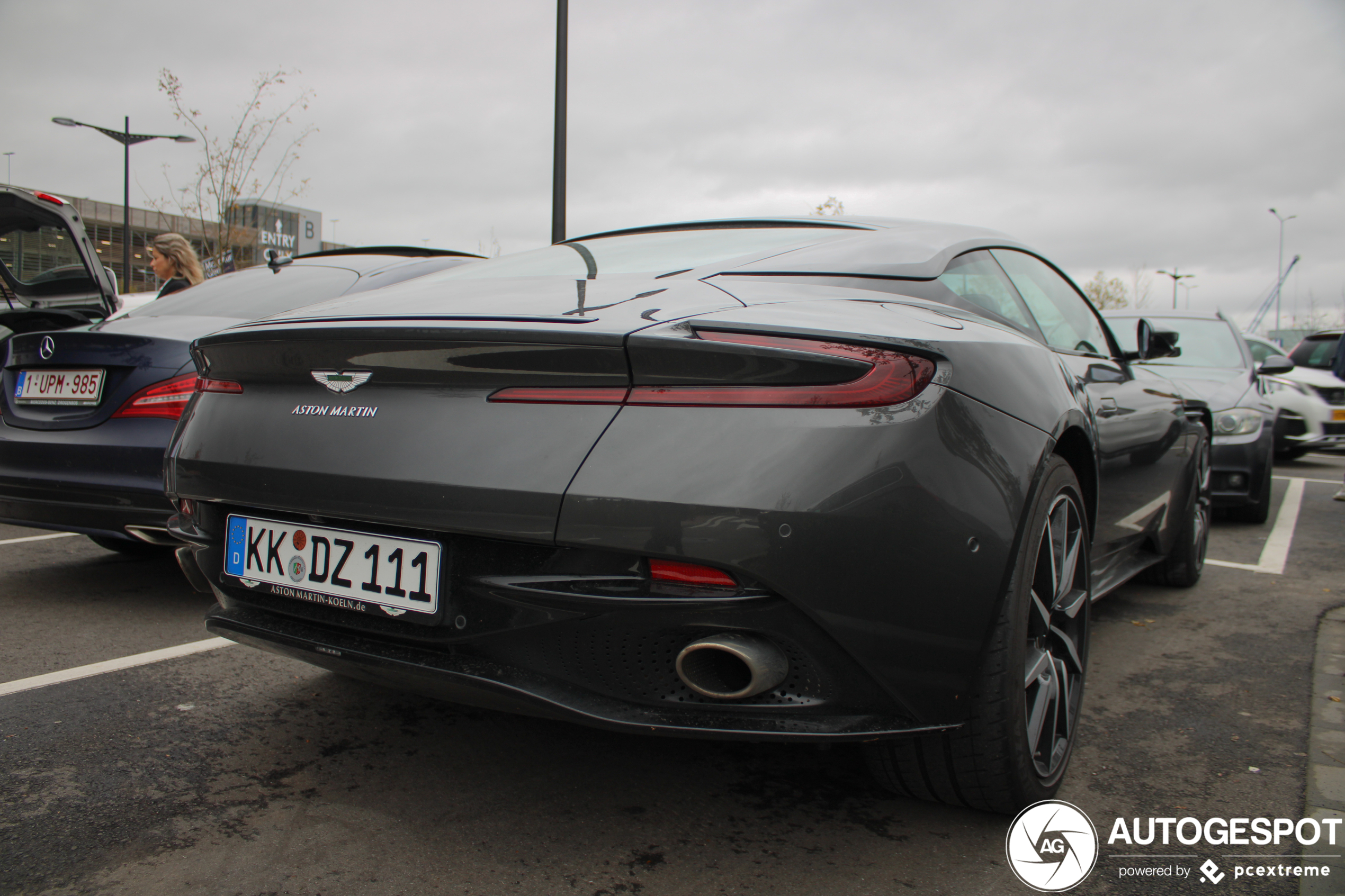 Aston Martin DB11 V8