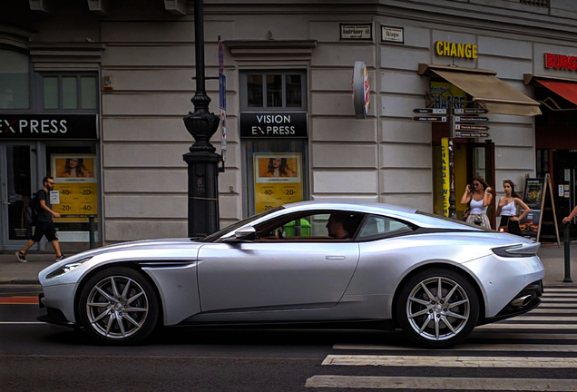 Aston Martin DB11