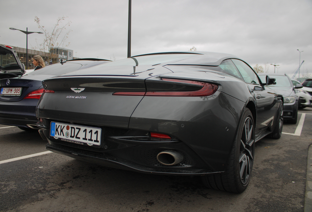 Aston Martin DB11 V8