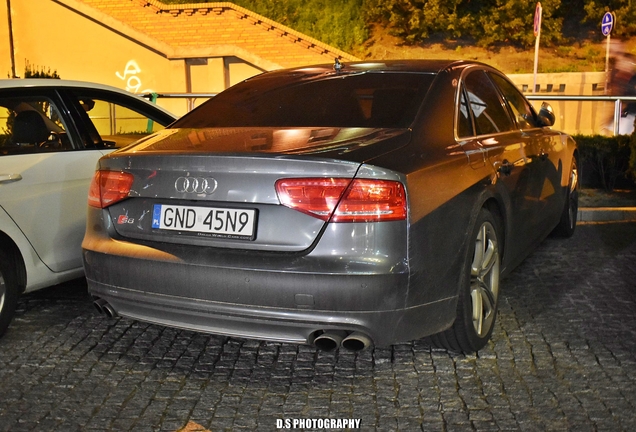 Audi S8 D4