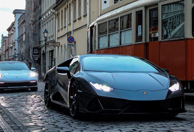 Lamborghini Huracán LP640-4 EVO