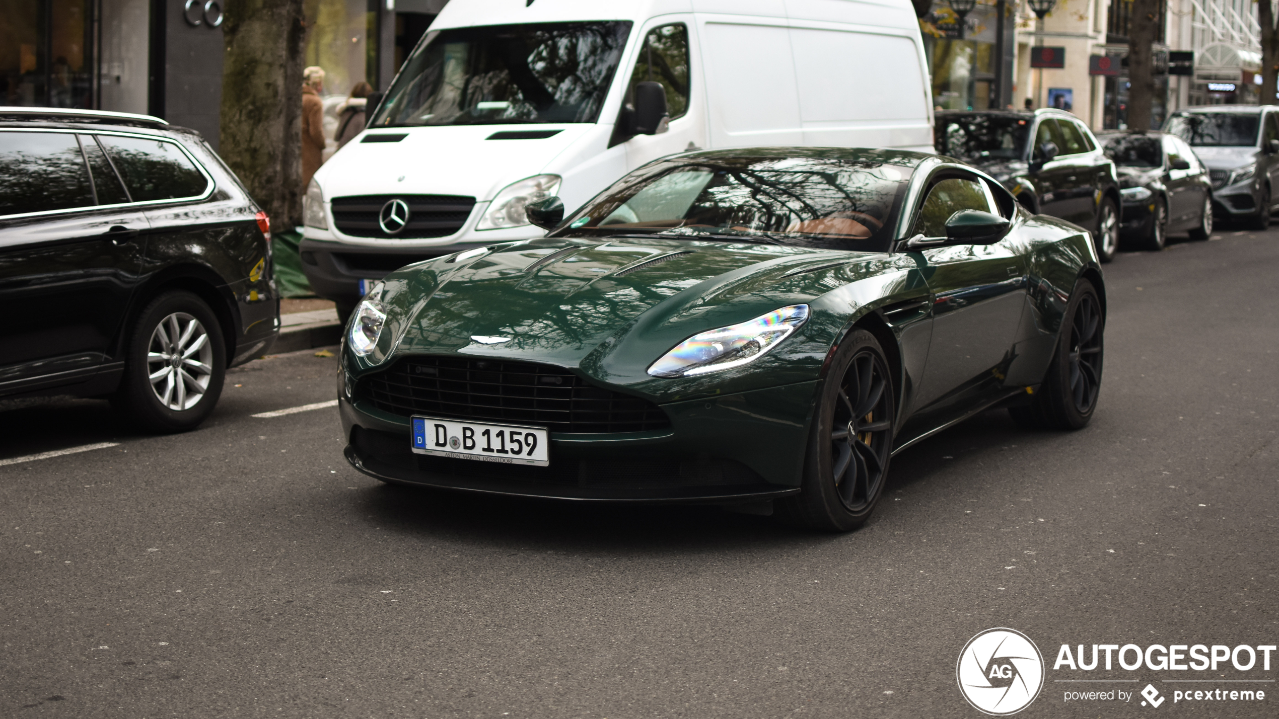 Aston Martin DB11