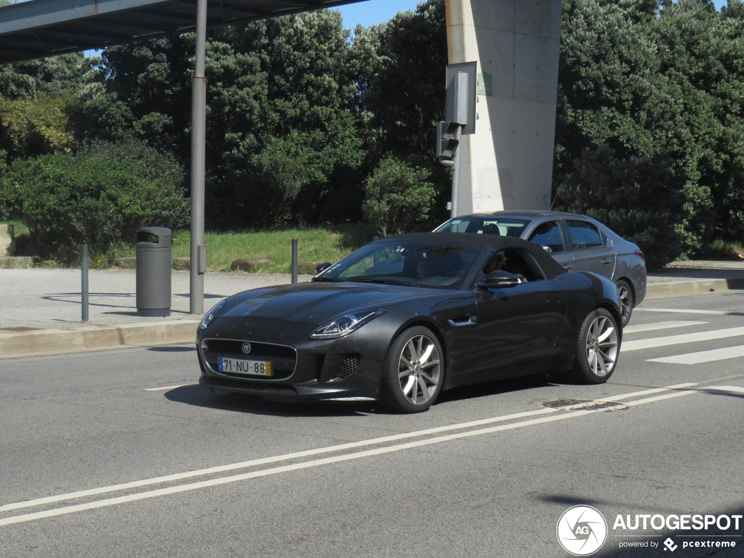 Jaguar F-TYPE S Convertible