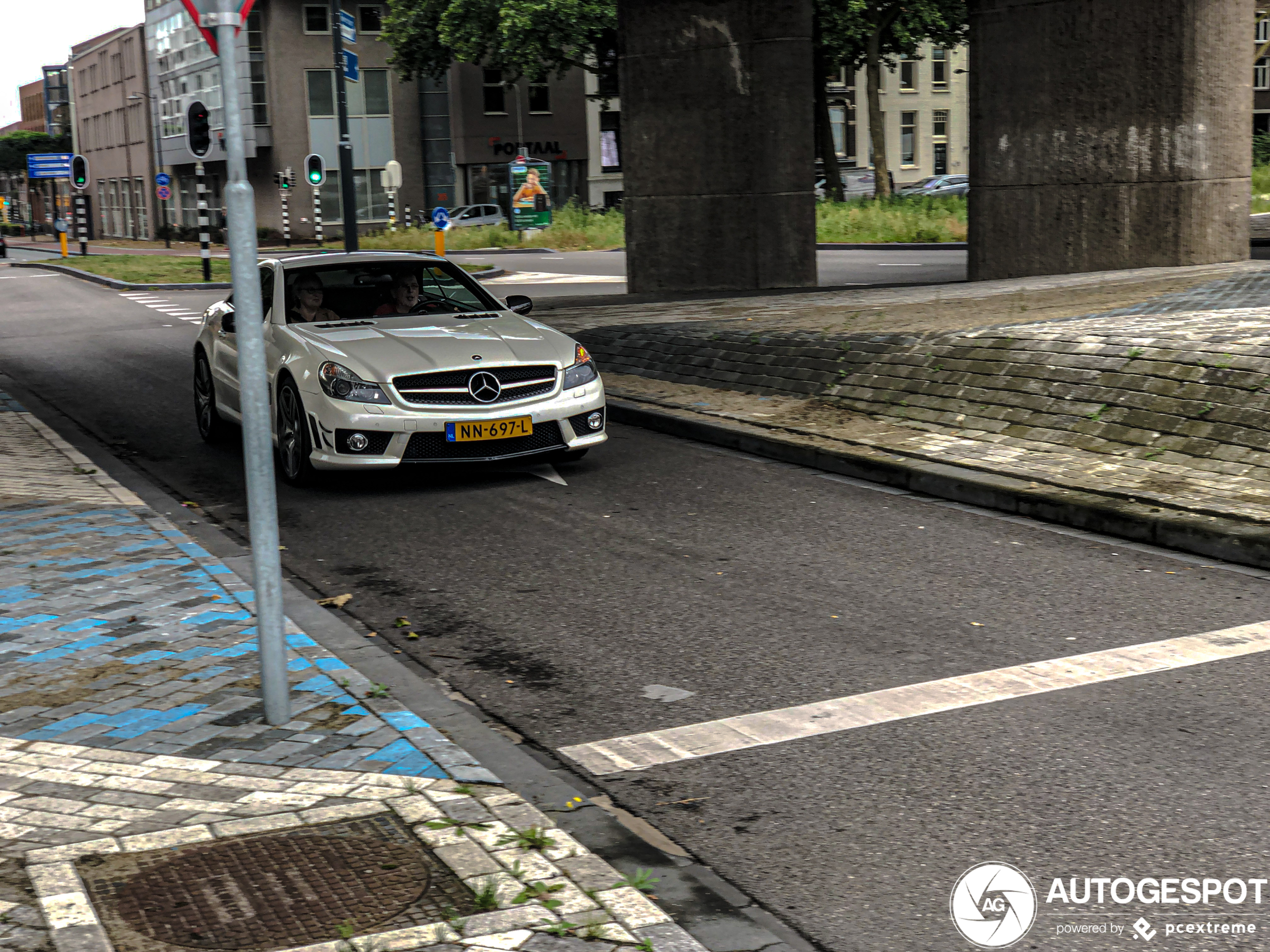 Mercedes-Benz SL 63 AMG