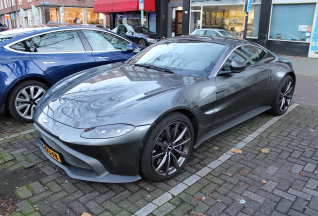 Aston Martin V8 Vantage 2018