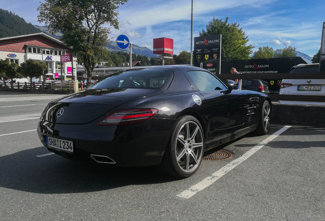 Mercedes-Benz SLS AMG