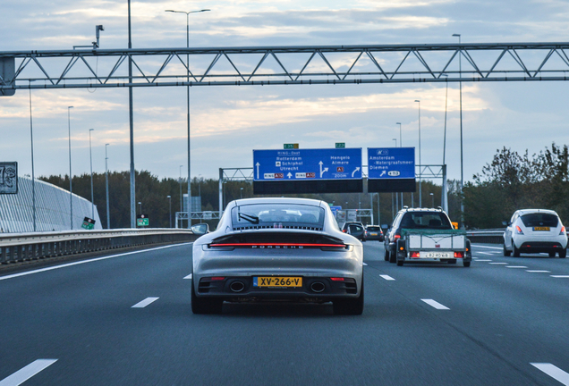 Porsche 992 Carrera 4S