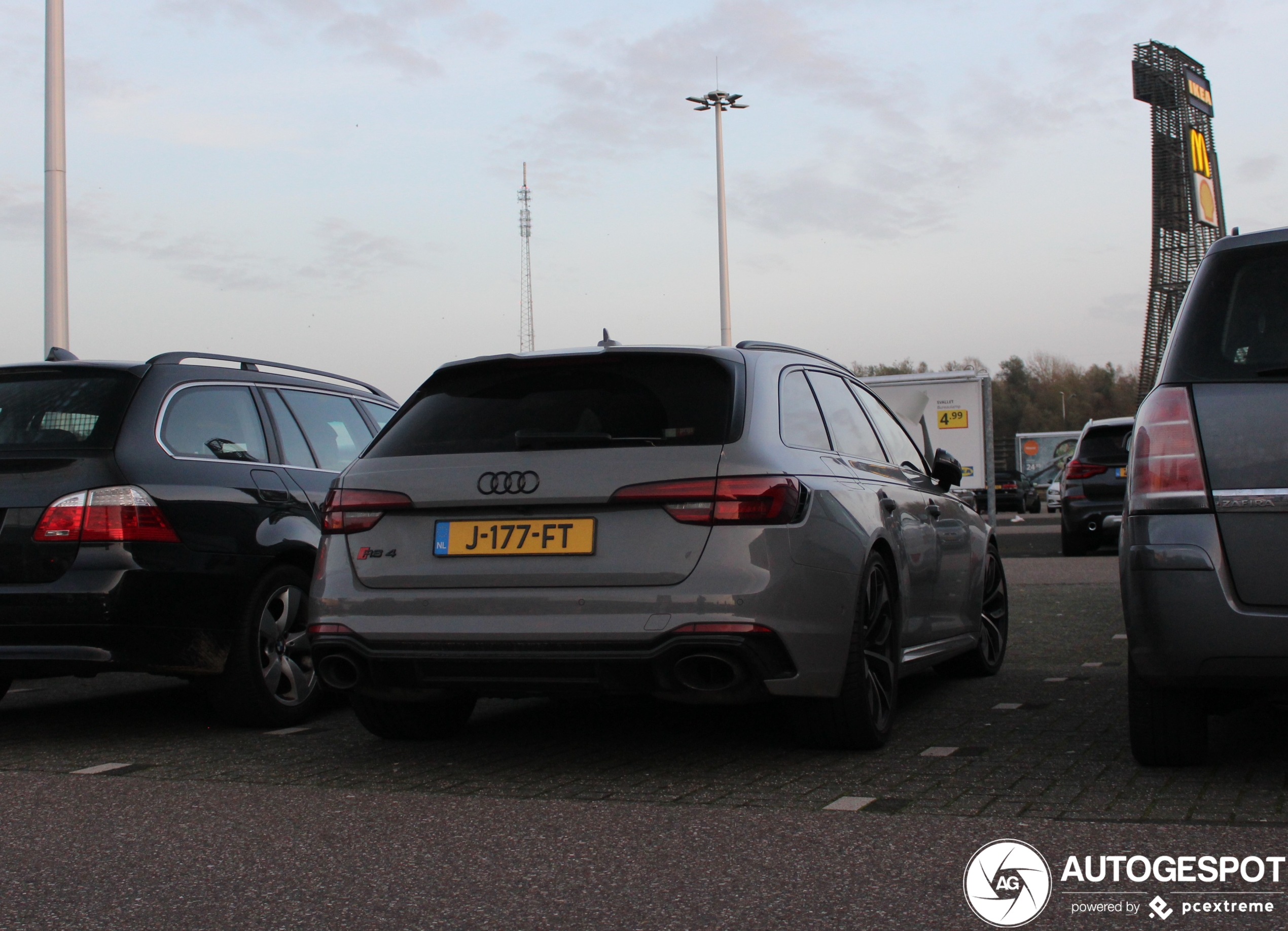 Audi RS4 Avant B9