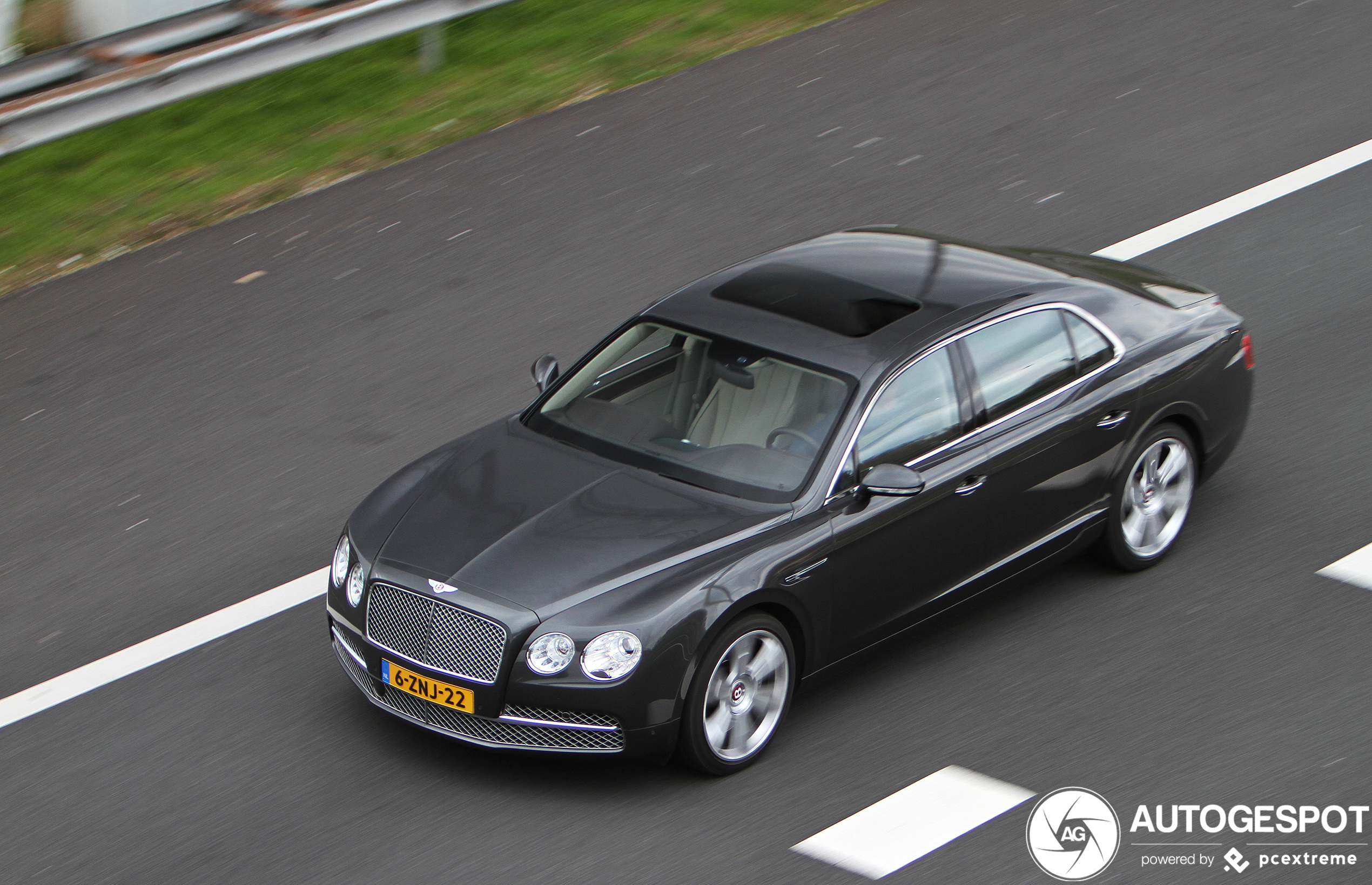 Bentley Flying Spur V8