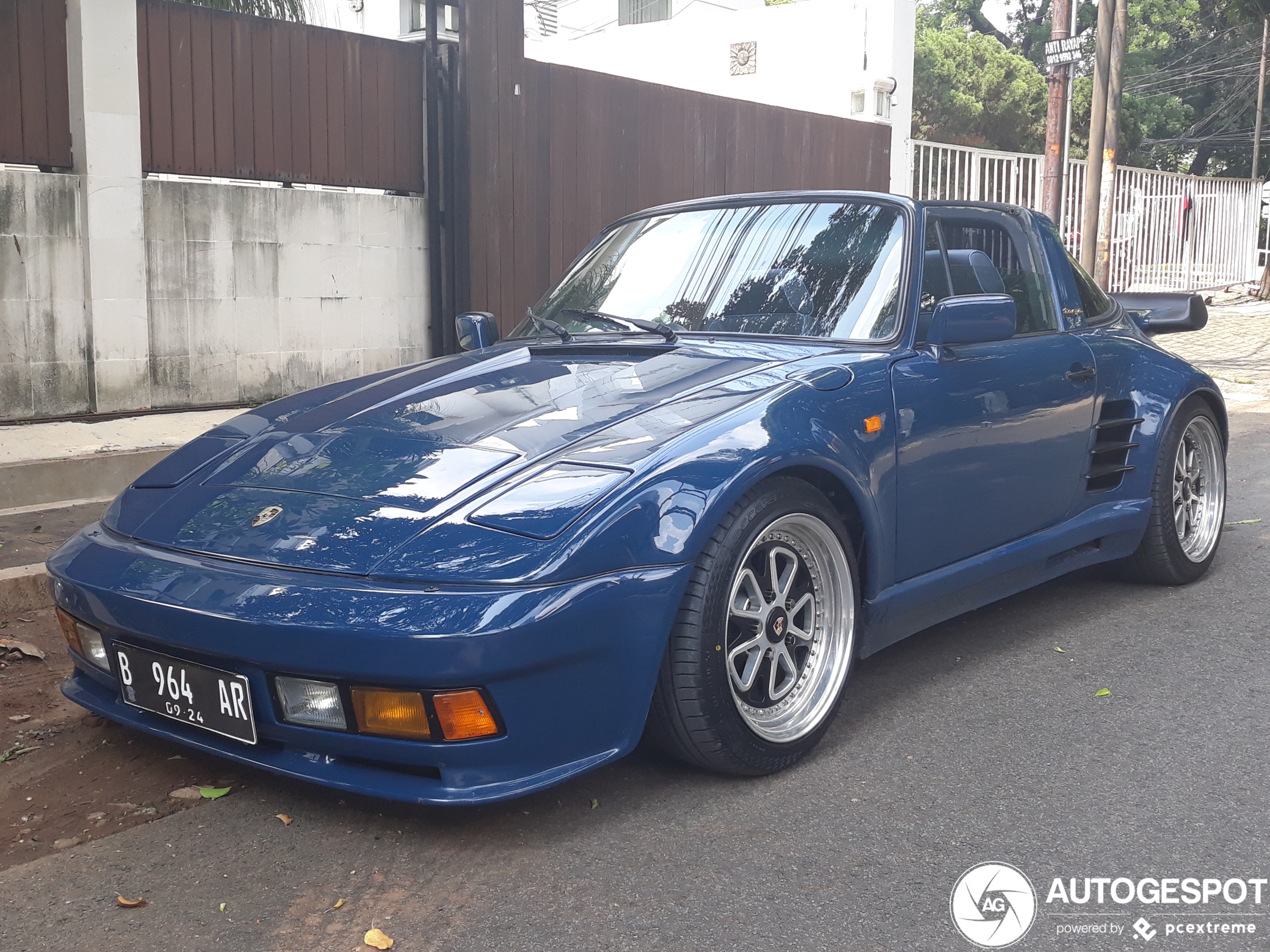 Porsche 930 Turbo Targa Flatnose