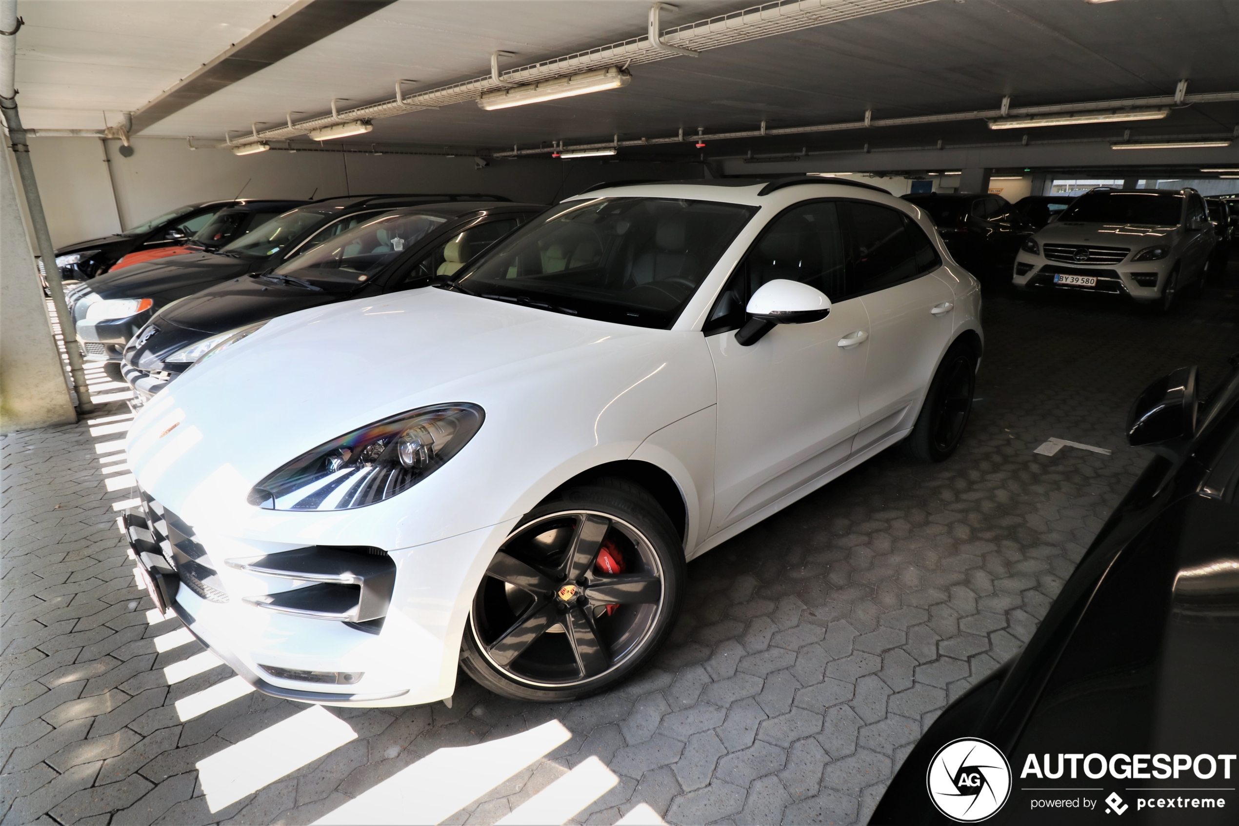 Porsche 95B Macan Turbo