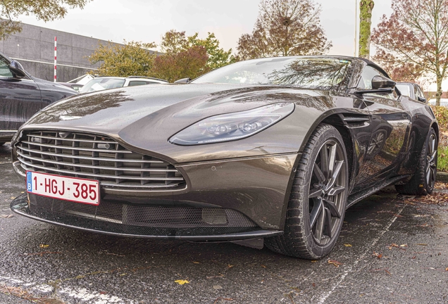 Aston Martin DB11 V8 Volante