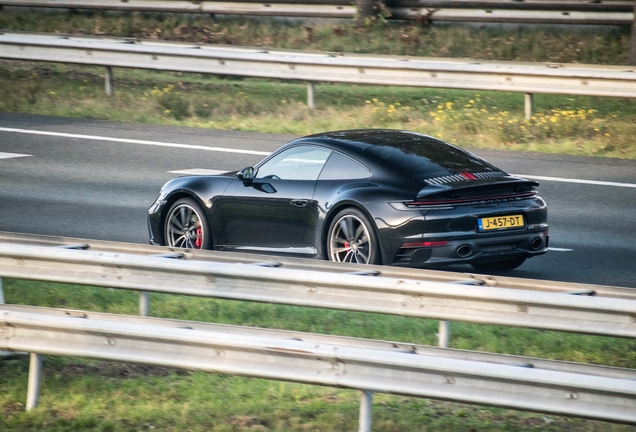 Porsche 992 Carrera 4S