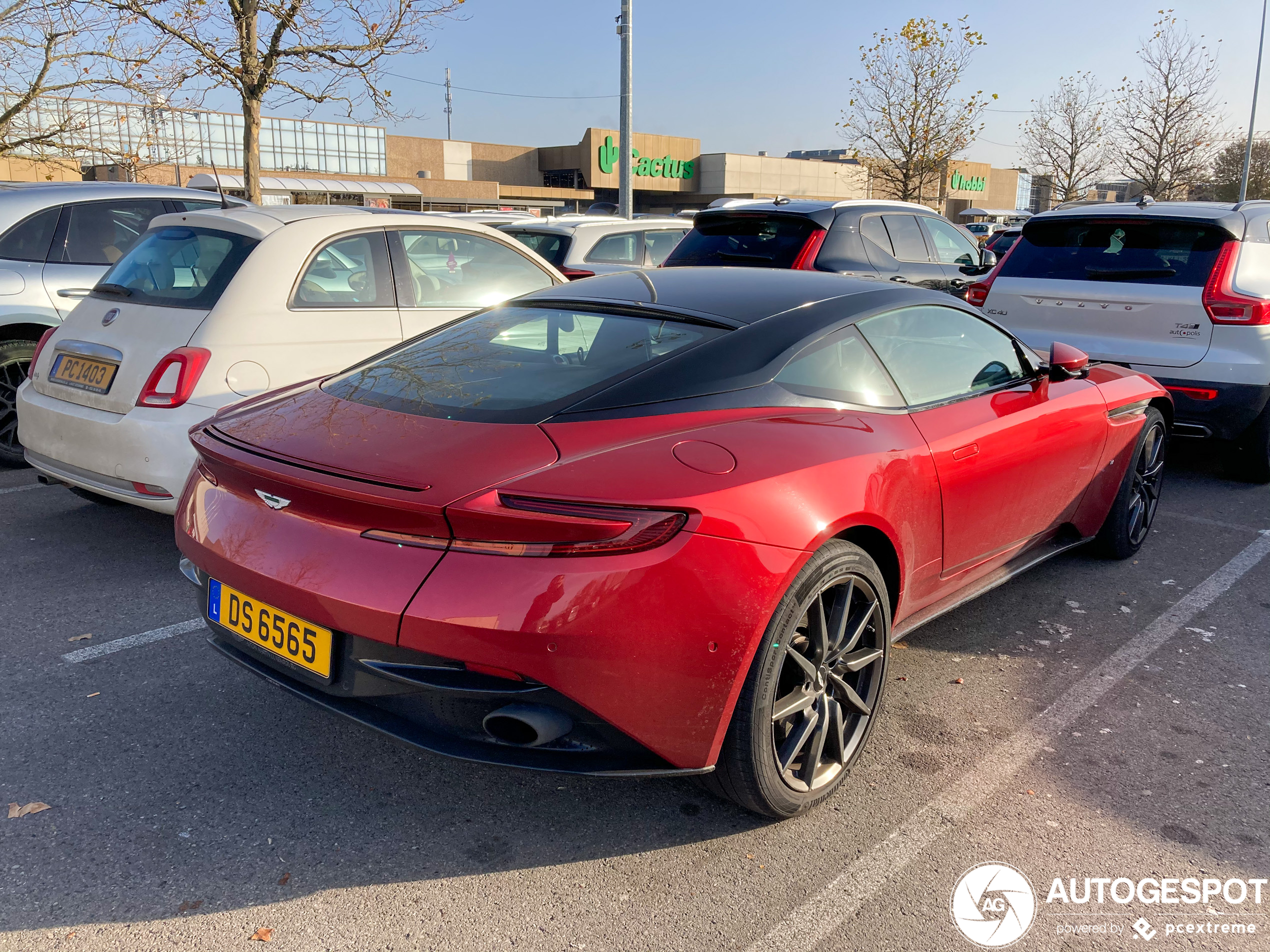 Aston Martin DB11