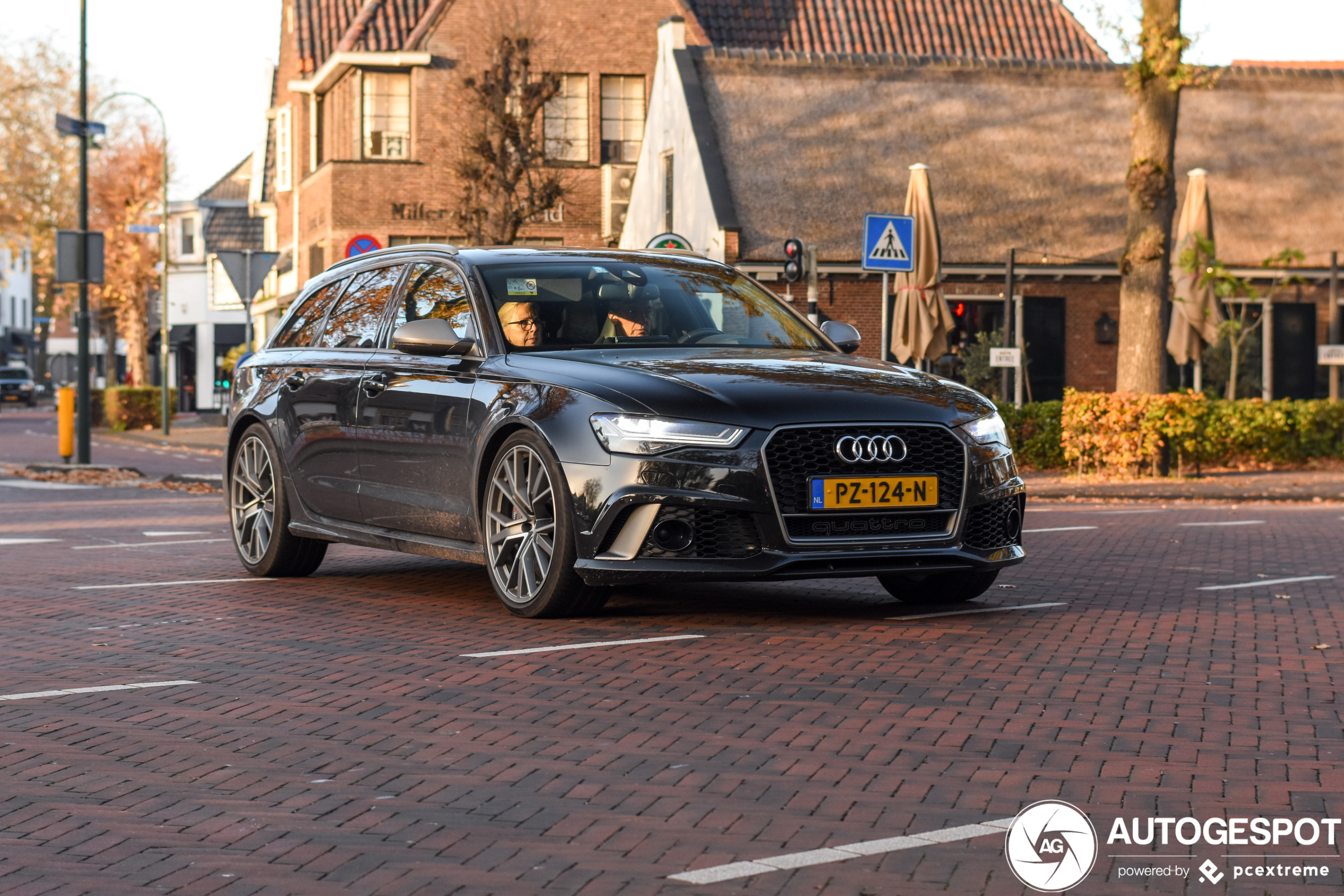 Audi RS6 Avant C7 2015